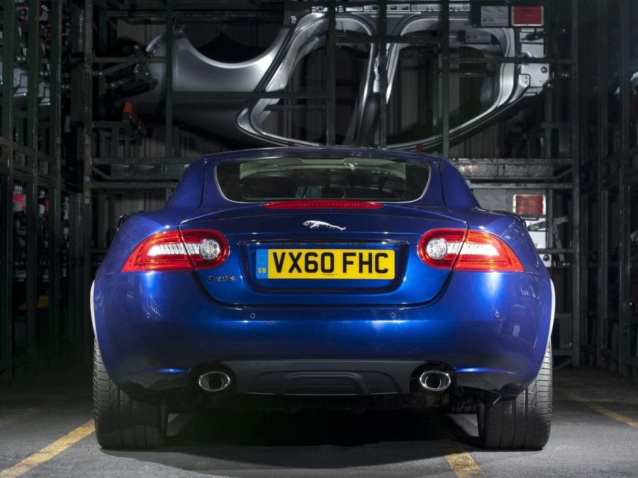  Jaguar XK Coupe 2011 года  (фото 5 из 6)